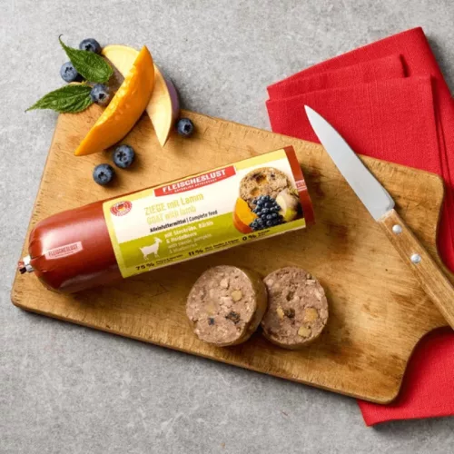 Kecske báránnyal, sütőtökkel, áfonyával és fehérrépával 400g / MEATLOVE